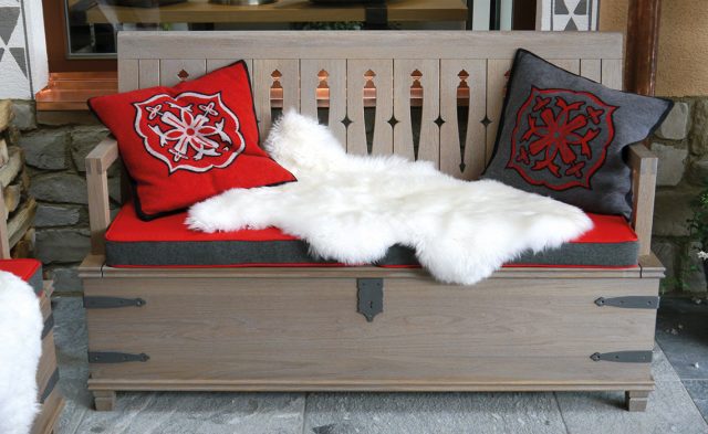 Möbel – Mirror Interior